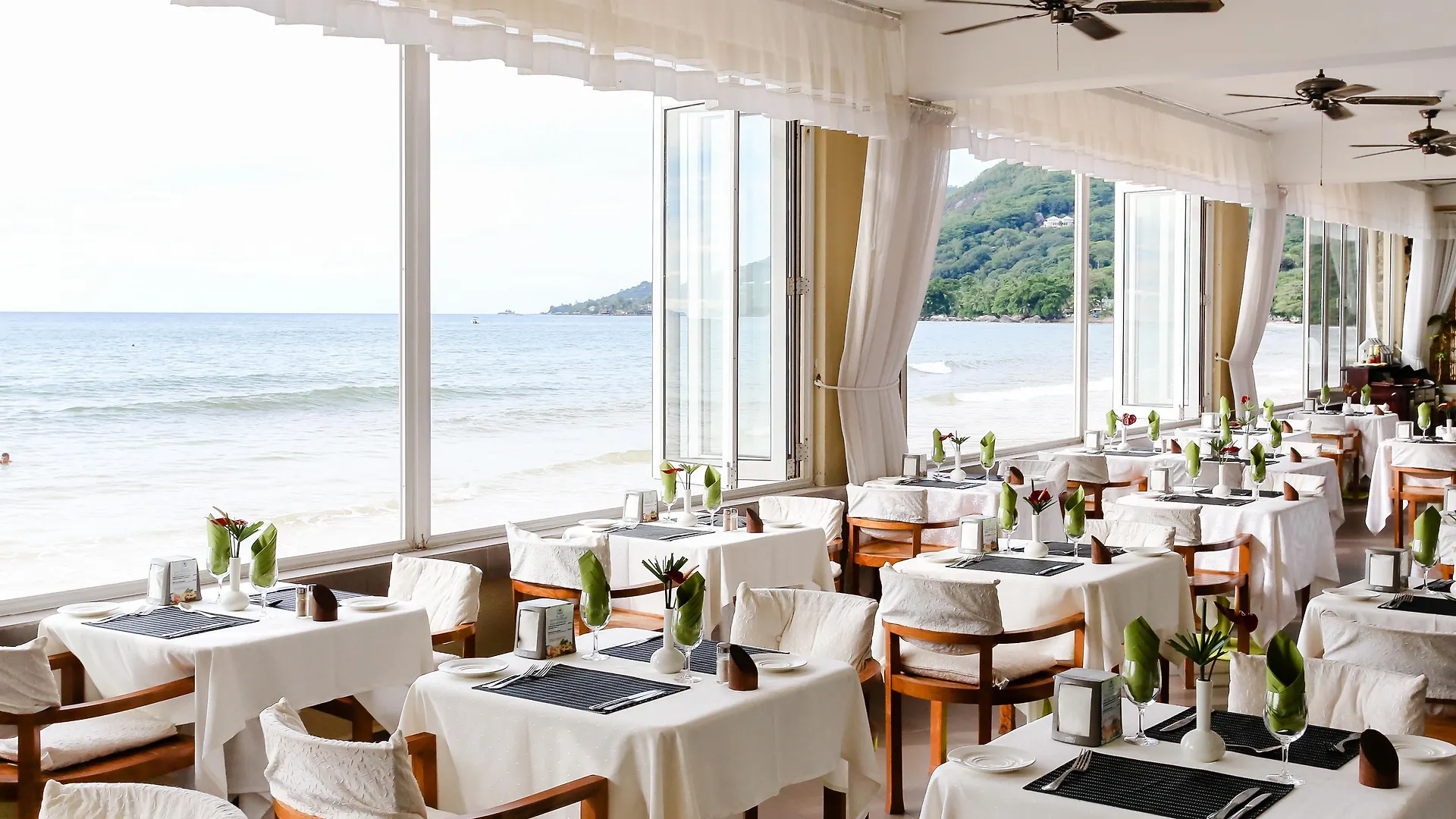 Coral Strand Smart Choice 4*, Beau Vallon (Mahe)